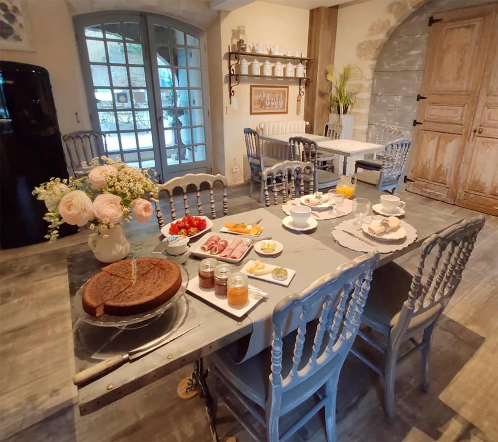 Châteauneuf-de-Gadagne Le Petit Chateau מראה חיצוני תמונה